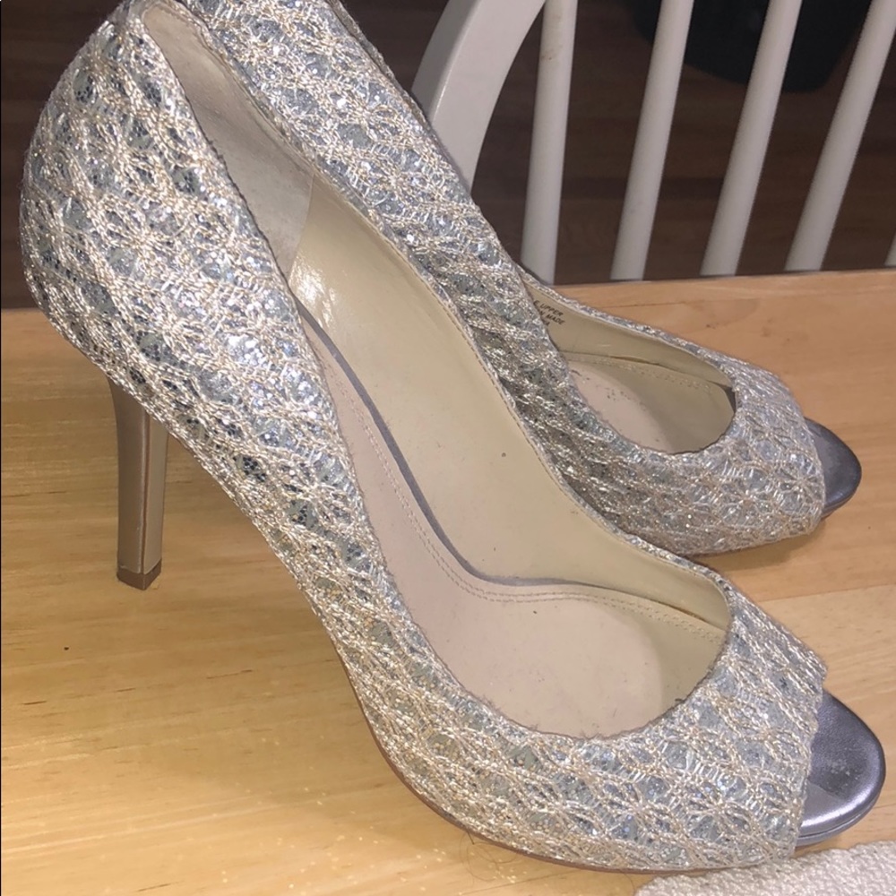 peep toe pumps